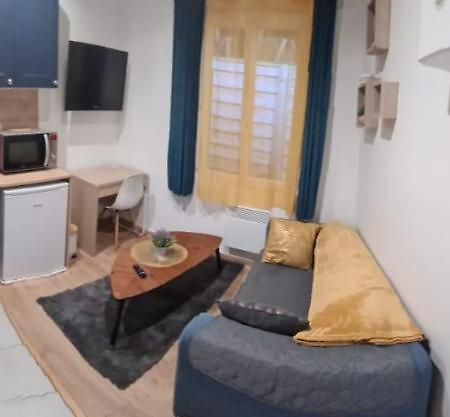 ארמו Petite Maison Cosy Dans Un Jardin. מראה חיצוני תמונה