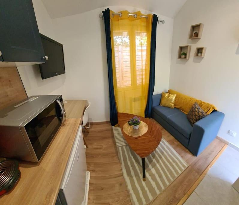 ארמו Petite Maison Cosy Dans Un Jardin. מראה חיצוני תמונה