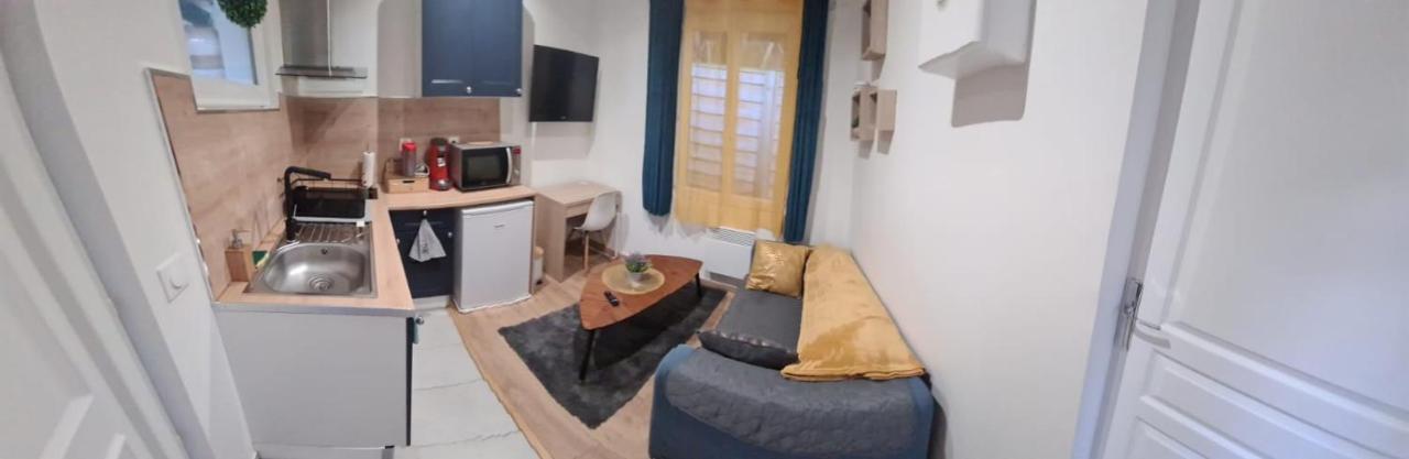 ארמו Petite Maison Cosy Dans Un Jardin. מראה חיצוני תמונה